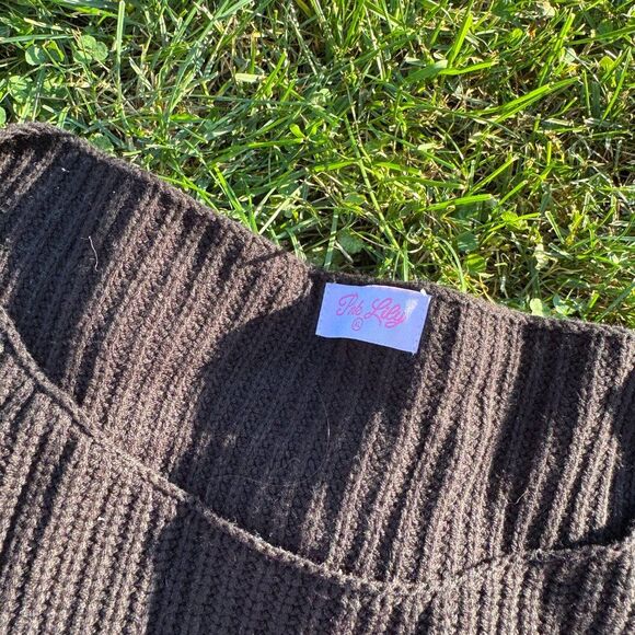 Pink Lily Women's Wanna Be With You Crochet Sleeve Sweater XL - Picture 3 of 3